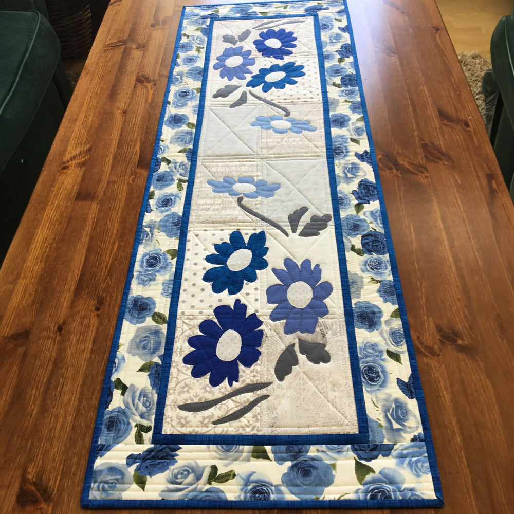 Blå Blomst Elegance Quiltet Bordløber